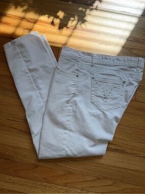Women’s White Jeans Slim Fit